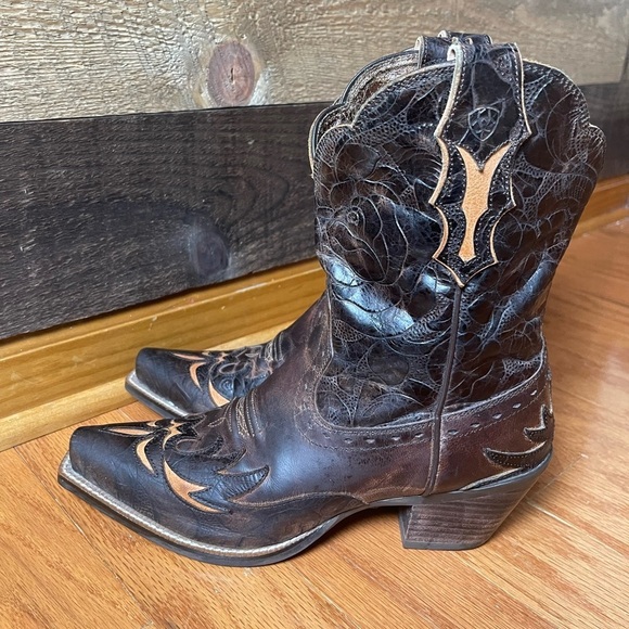 Ariat Dahlia Women's Western Leather Boot, Chocolate Floral, Size 9 B - Picture 2 of 8